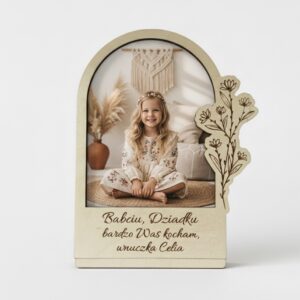 Ramka ze zdjęciem i dowolnym krótkim napisem.Spakowana gotowa do wręczenia