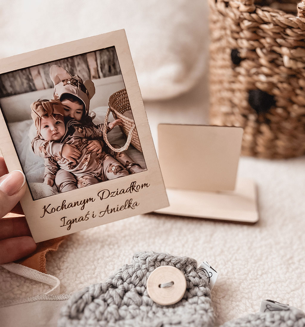 Ramka ze zdjęciem do postawienia.Spakowana gotowa do wręczenia.