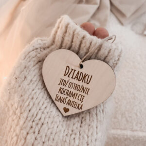 Zawieszka serce z dowolnym napisem.Spakowana gotowa do wręczenia