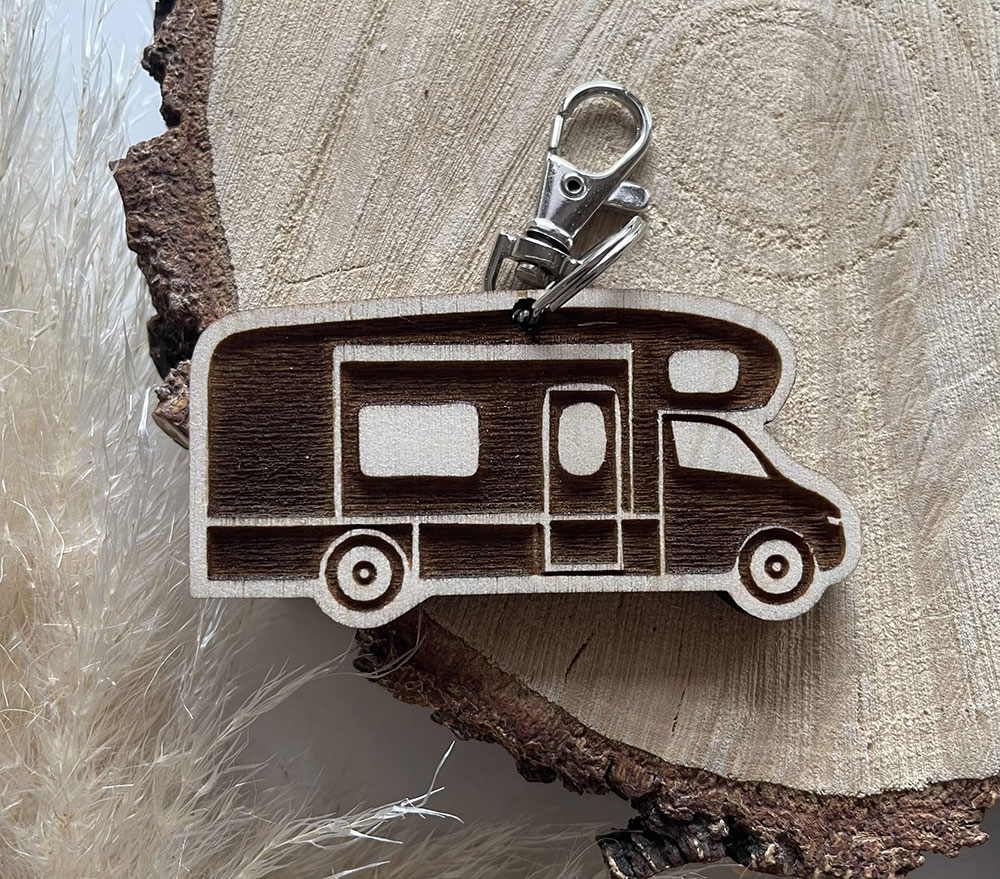 Kamper brelok z dowolnym napisem w tyle