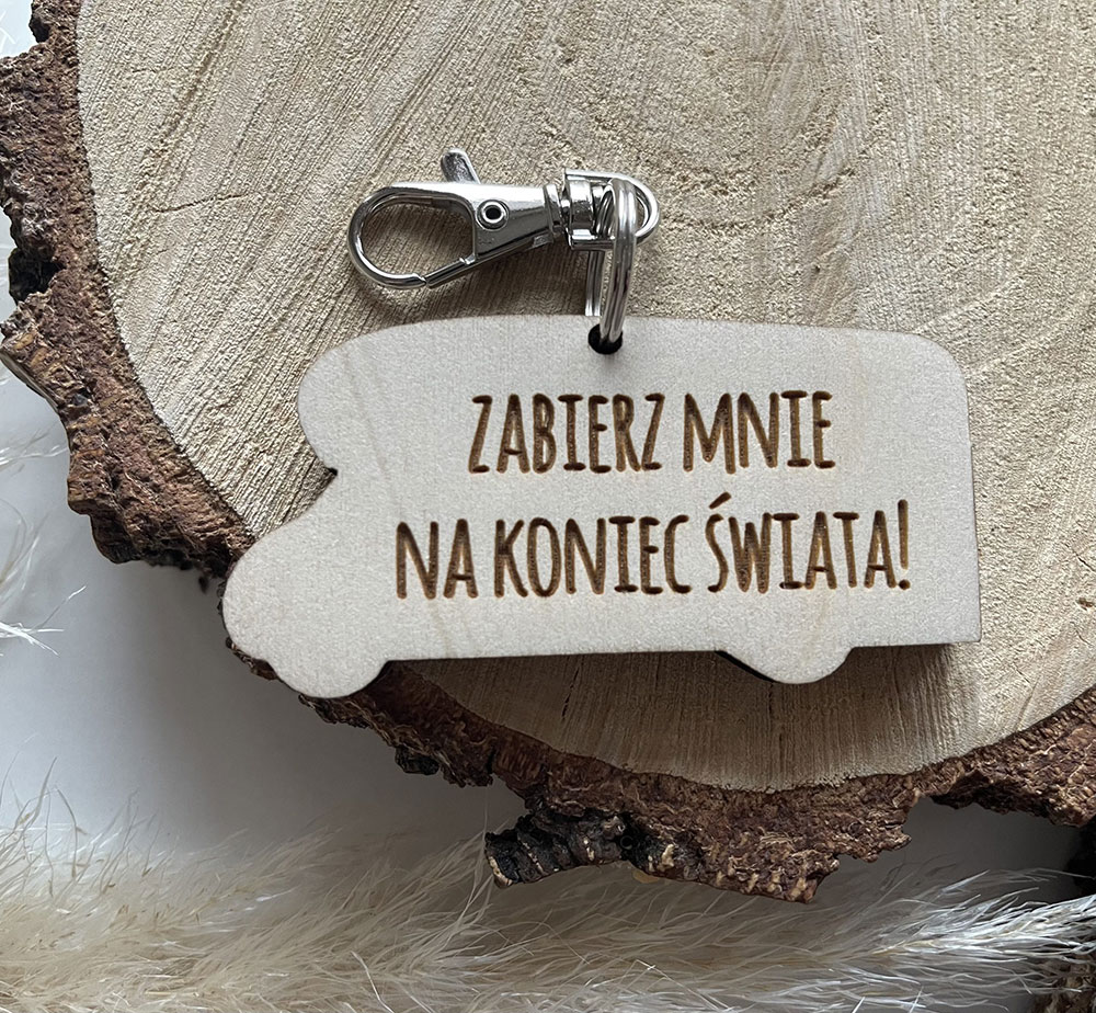 Kamper brelok z dowolnym napisem w tyle - obrazek 2