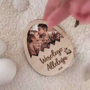 Jajko magnes z napisem Wesołego Alleluja 2026. Spakowany gotowy do wręczenia