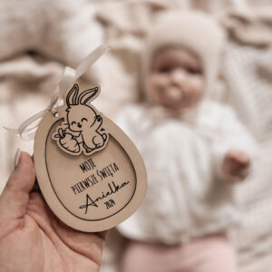 Jajko z kokardką i dowolnym napisem