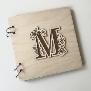 Album z Literką kwiatową + dowolny krótki napis w środku