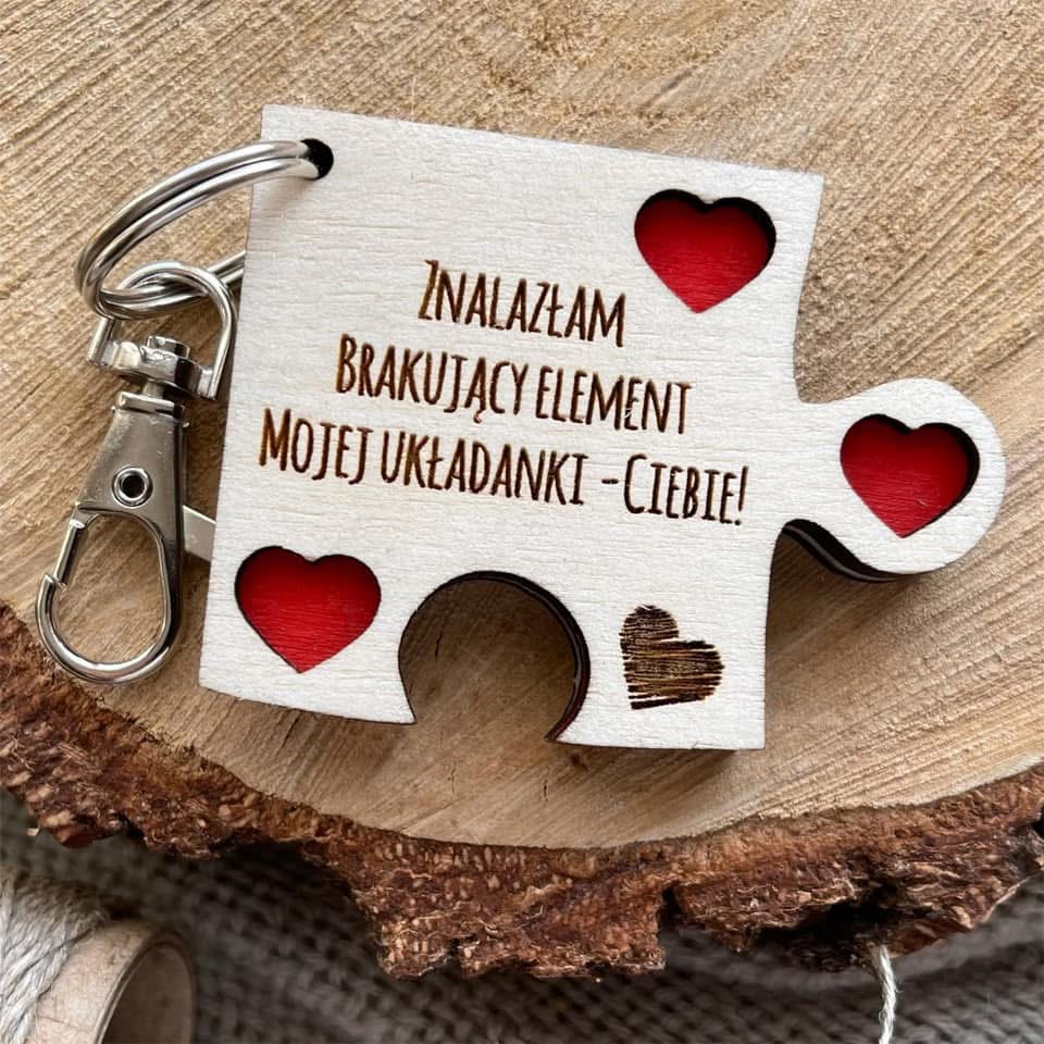 Brelok puzzel z dowolnym napisem.Spakowany gotowy do wręczenia