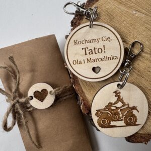 Brelok Quad w tyle z dowolnym napisem