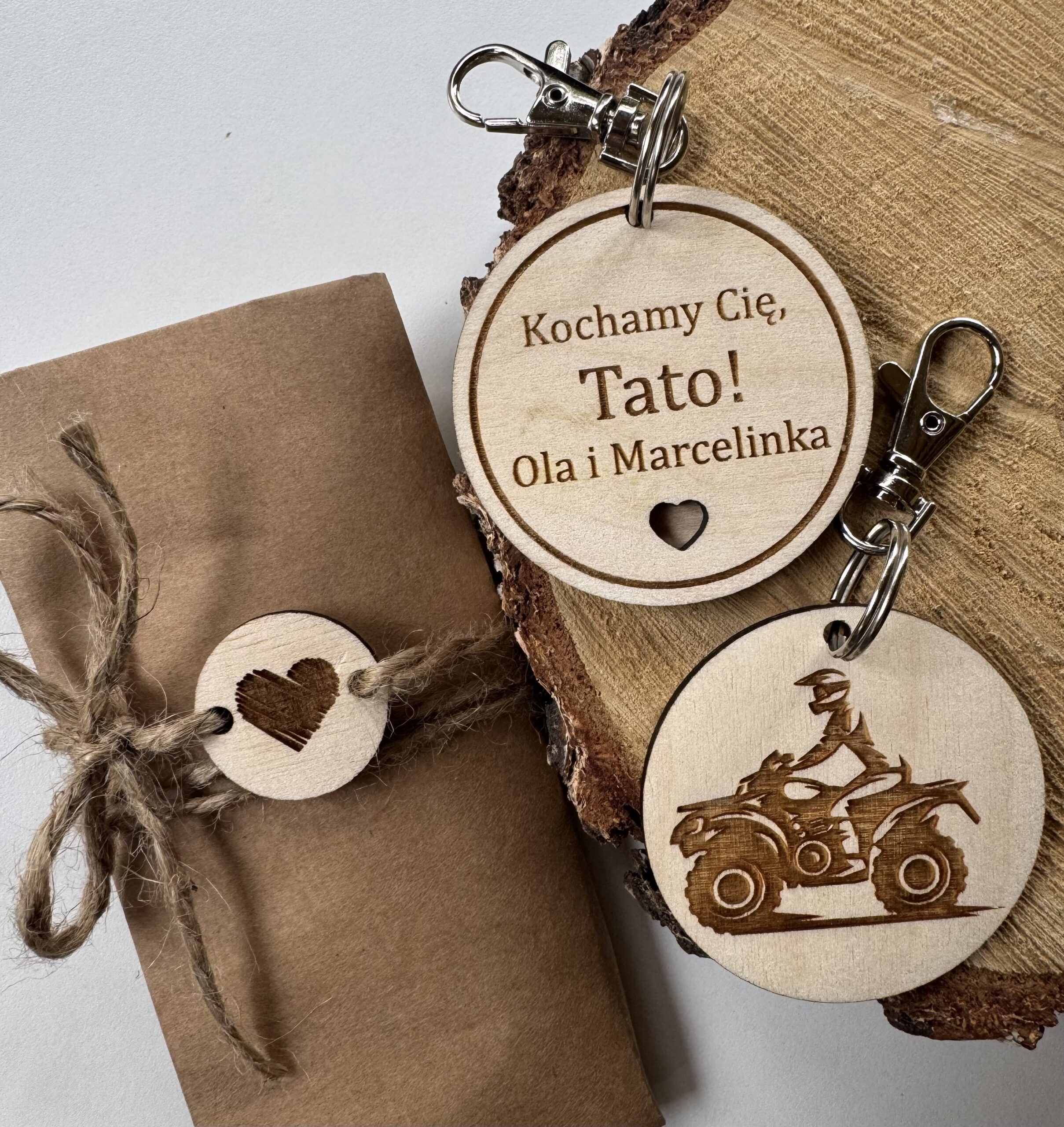 Brelok Quad w tyle z dowolnym napisem