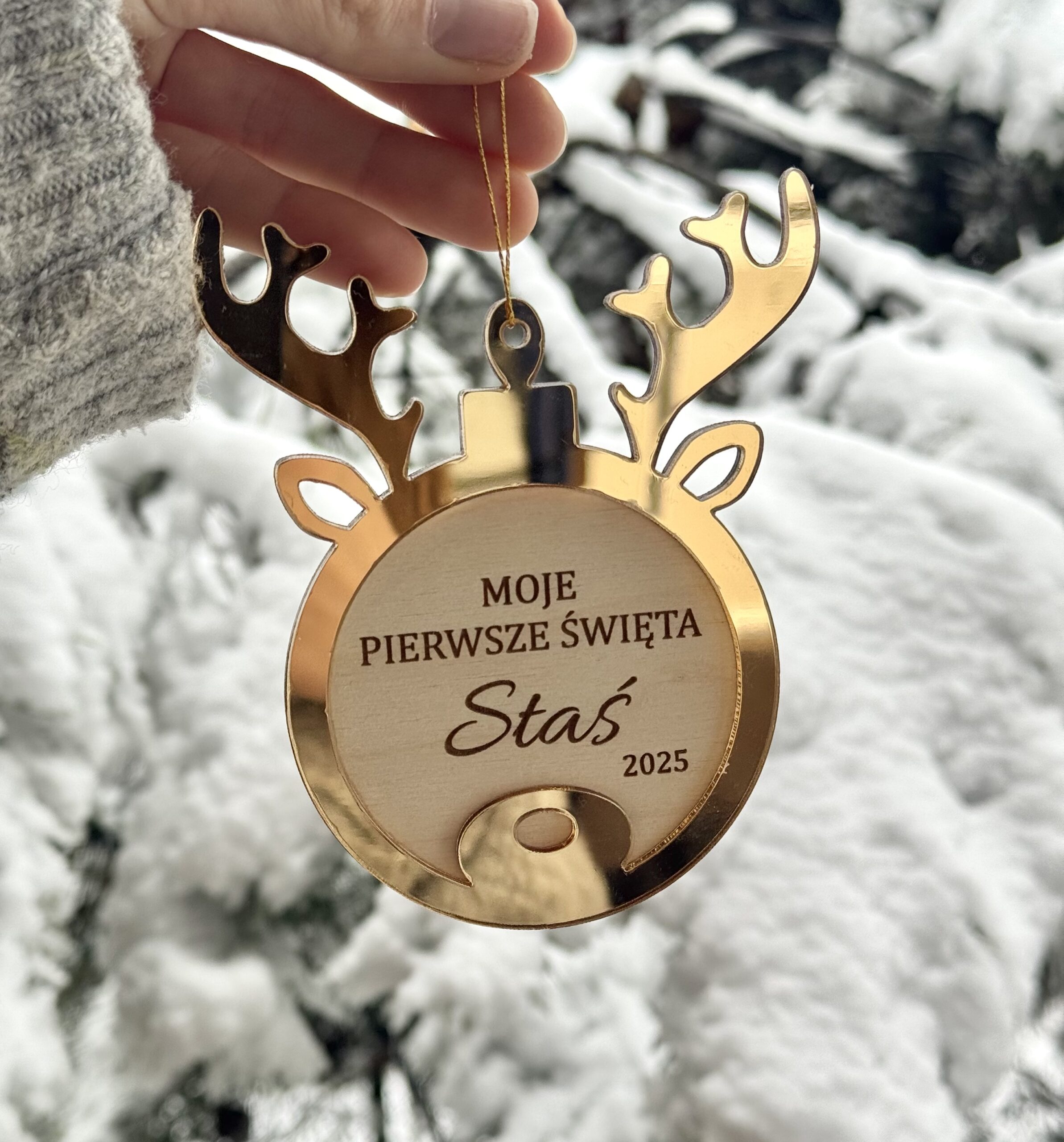 Bombka złoty renifer z dowolnym grawerem. Spakowana gotowa do wręczenia.