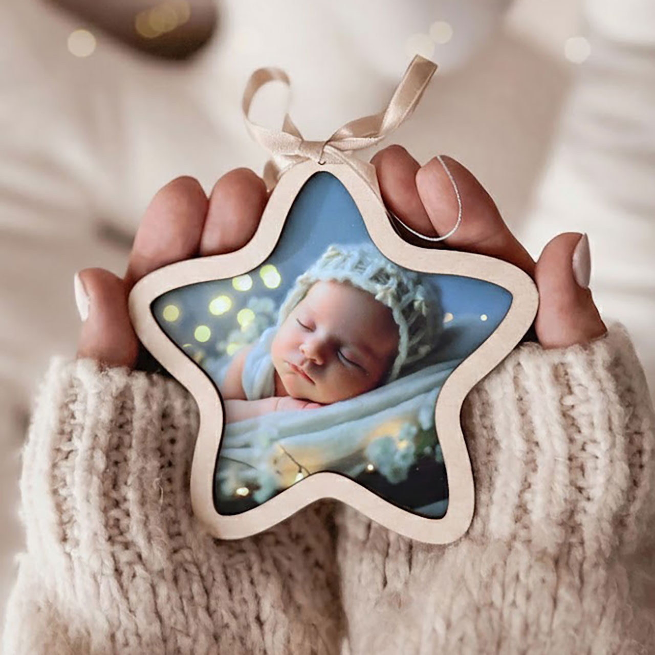 Gwiazdka ze zdjęciem i dowolnym napisem w tyle. Spakowana gotowa do wręczenia